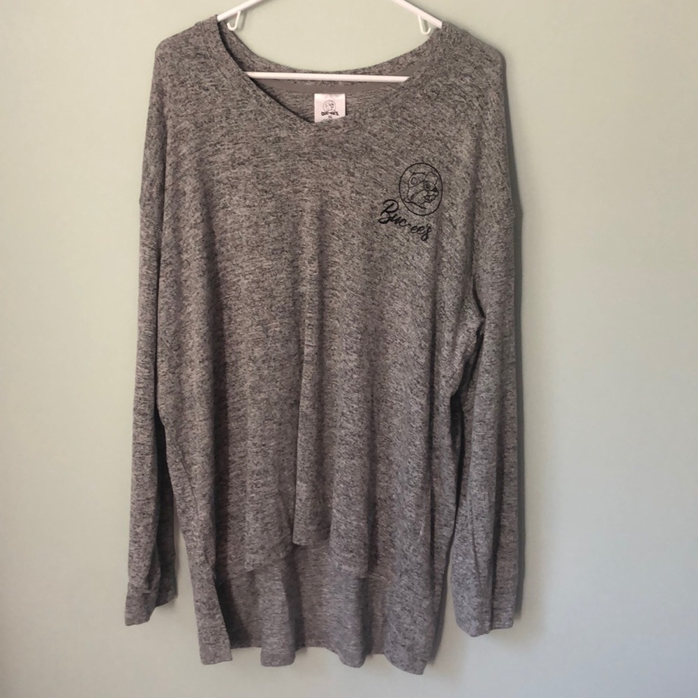 Buc-ee’s Gray long sleeve shirt